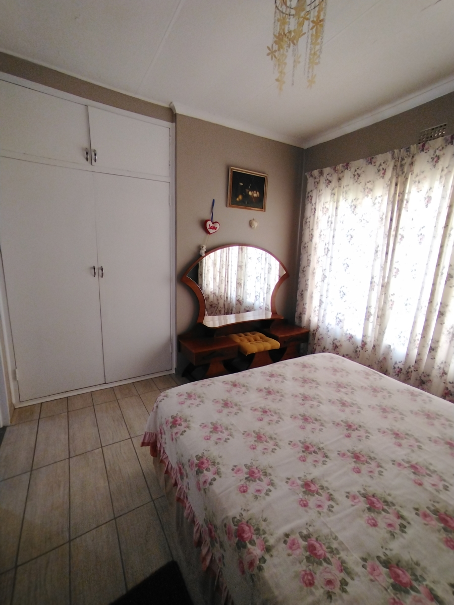 4 Bedroom Property for Sale in Jan Kempdorp Northern Cape